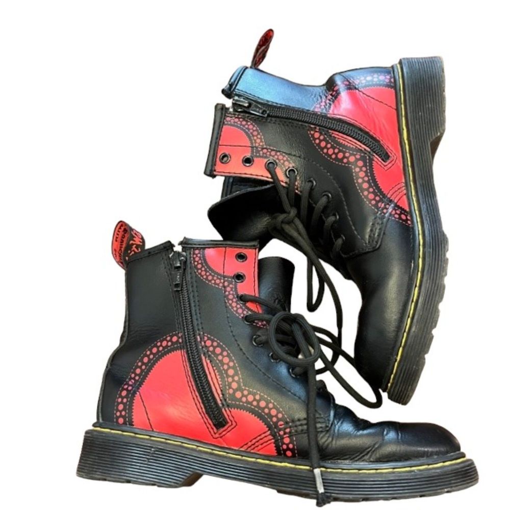 Dr Martens Youth Delaney Heart Boots - Picture 10 of 13